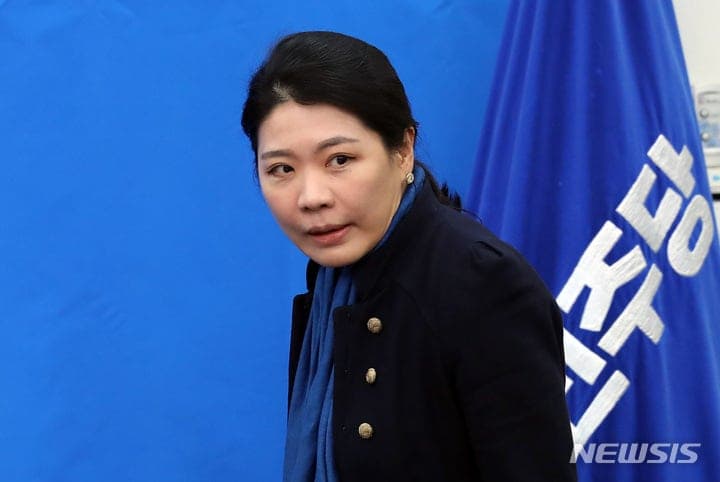 검찰, '이태원참사 닥터카 논란' 신현영 전 의원 무혐의 처분