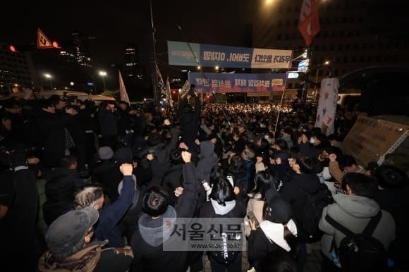 韓 국민, '빛의 혁명'으로 노벨평화상 후보 추천