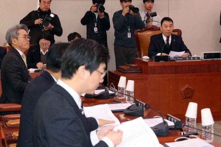 민주당, '내란·외환죄 사면금지법' 법사위 소위 통과…국민의힘 "위헌적 헌법 파괴" 반발