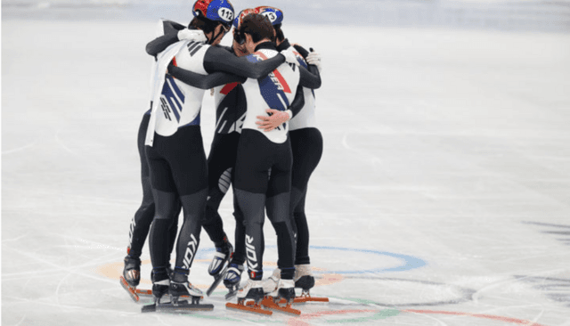 한국 남자 쇼트트랙, 5000m 계주 2회 연속 은메달…20년 만의 金은 다음 기회에
