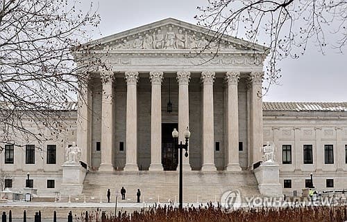 美관세 위법판결, 증시호재 vs 재정폭탄 엇갈린 전문가반응…"각국, 대미 무역합의 폐기는 선택지 아닐것"