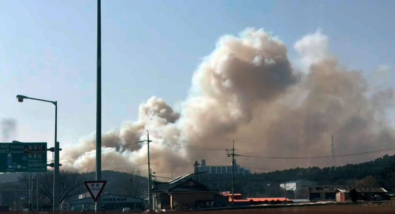 건조한 날씨와 강풍 속 충남 서산·예산 등 곳곳 산불 잇따라…대응 1단계 발령