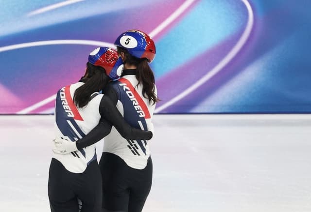 김길리, 2관왕 달성 후 최민정 은퇴 소식에 눈물 "언니처럼 훌륭한 선수 될 것"