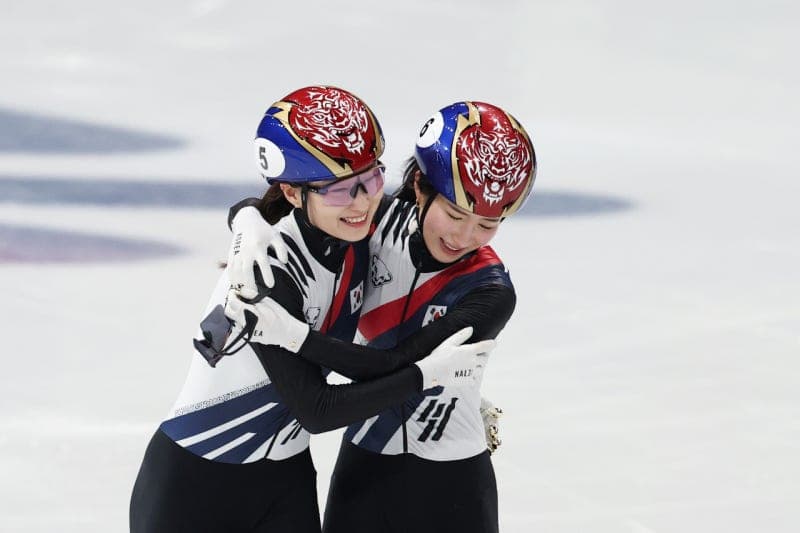李대통령, 쇼트트랙 '세계 최강' 축하…전폭 지원 약속
