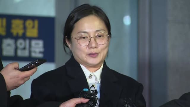 '매니저 갑질 의혹' 박나래, 8시간 조사 후 "심려 끼쳐 죄송…사실 바로잡을 것"