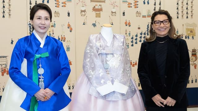 김혜경 여사, 브라질 영부인에 '맞춤 한복' 선물하며 "두 정상의 길 비슷"