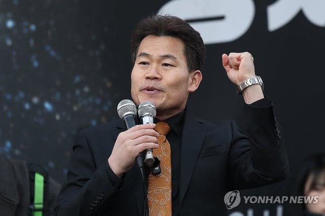 전한길 콘서트, 출연진 '거짓 섭외' 파문