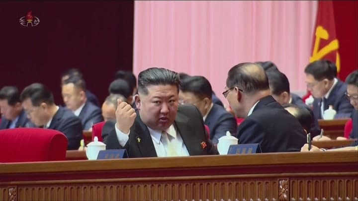 김정은, 노동당 총비서 재선…"핵무력 중추로 억제력 비약적 제고"