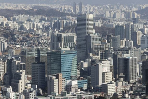 2024년 평균 월급 375만원, 대·중소기업 격차 '2배'…남성 442만원-여성 289만원