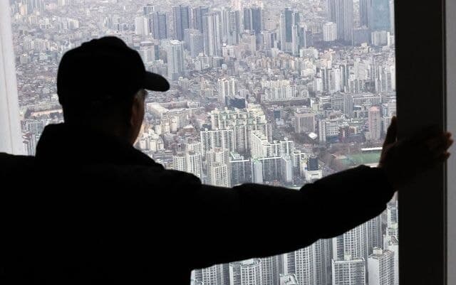 강남3구 수억 낮춰 급매물, 집값 상승 기대도 '뚝'… 다주택 압박 통했다