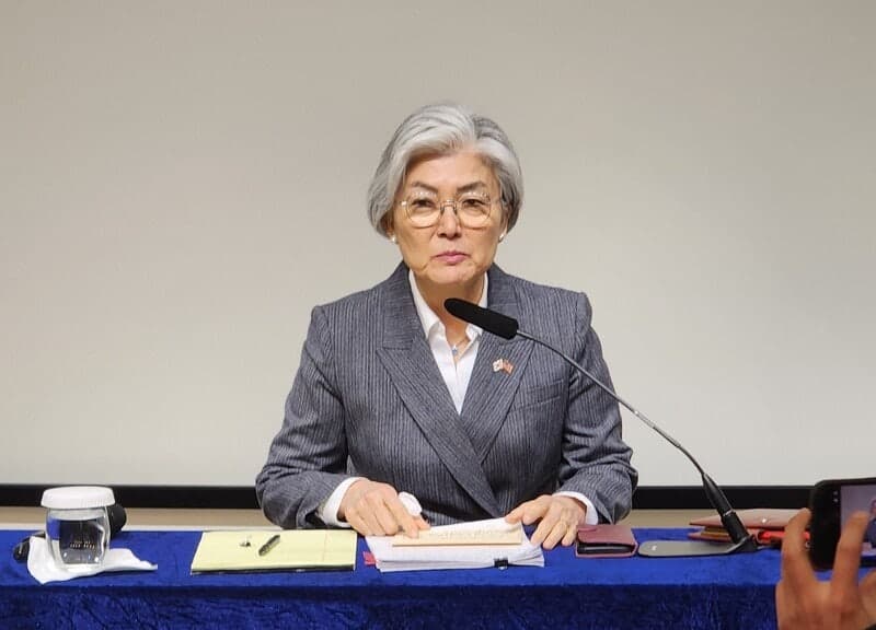 강경화 "트럼프 방중시 북미대화 모든 가능성 염두…예의주시"