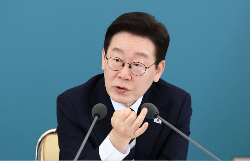 李대통령 "주가조작 신고, 로또보다 쉽게 팔자 고쳐…수백억 포상금"