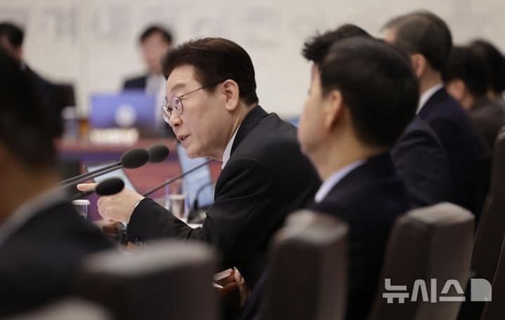 李 대통령 "뒷전 된 일 없고 과도한 걱정…자사주 소각 입법 한시라도 빨리돼야"