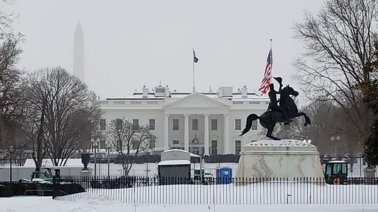 백악관, 글로벌 관세 15% 인상 실무 작업 진행