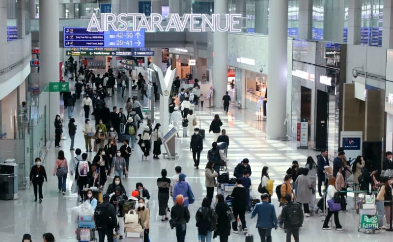 롯데면세점, 3년 만에 인천공항 DF1 사업권 확보…현대면세점 DF2 낙찰