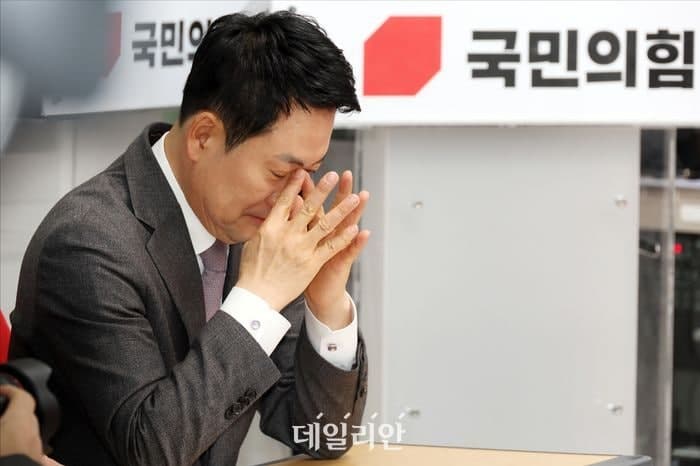 이 대통령 지지율 67% 취임 후 최고, 국힘 17% 하락