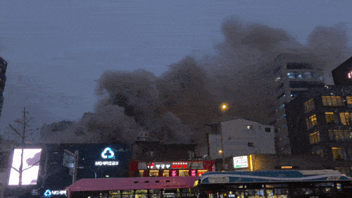 서울 북창동 상가건물서 불…퇴근시간대 연기 확산 일대 혼란