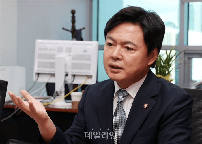 정청래 '尹정부 조작기소 특위' 띄웠지만, 공취모 "별도 운영" 마이웨이