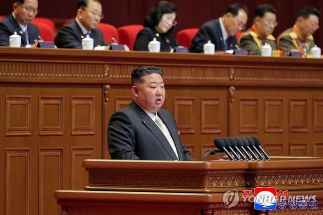 김정은 "美, 적대시 정책 철회하면 좋게 못 지낼 이유 없어"…韓에는 "동족에서 영원히 배제"