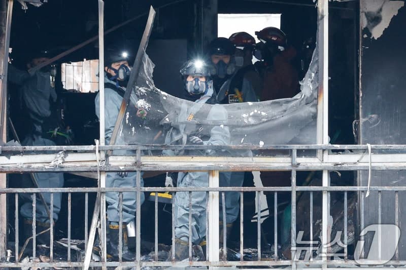 "숨이 안 쉬어져요" 은마아파트 화재 최초 신고자는 숨진 17세 여학생