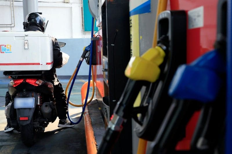 전국 주유소 휘발유 2주·경유 3주 연속 가격 상승…다음 주 경유 오름세 지속