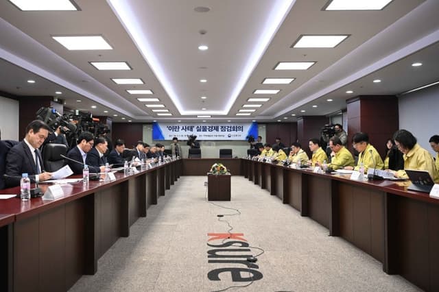 호르무즈 봉쇄 현실화?…해운·정유·항공업계 '초비상'