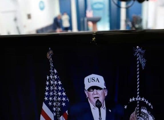 트럼프 "하메네이 사망" 공식발표 "이란인들 나라 되찾을 위대한 기회"