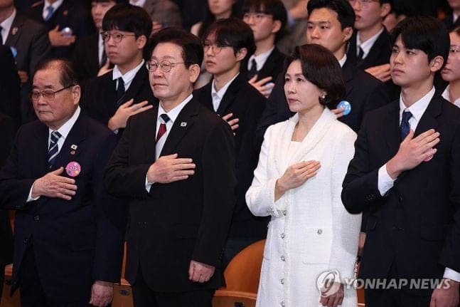 李대통령, 3.1절 기념사: 평화·공존·실용외교