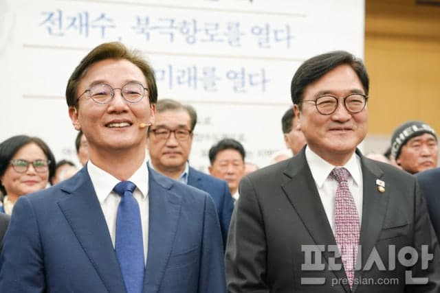 전재수, 출판기념회로 부산시장 행보 본격화하며 "부산 힘들다 얘기 하지 말자"