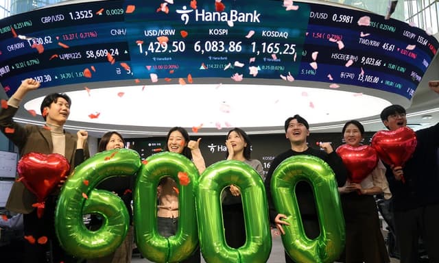 코스피 '육천피' 랠리 속 일평균 거래대금 30조 돌파, 사상 최대