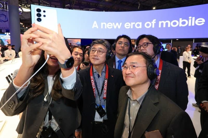 정재헌 SKT 사장, 노태문 삼성전자 사장 만나 "필름회사 다 망했겠다" 엄지척