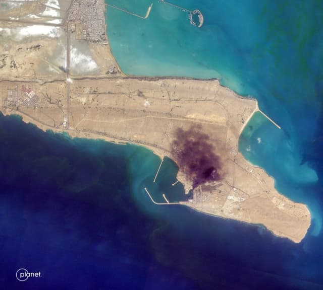 미군 "오만만 이란 함정 11척 격침…수십년 괴롭힘 끝나"