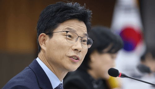 정을호 의원, 4일 청와대 정무비서관 출근…의원직 사퇴 후 2기 정무라인 완성