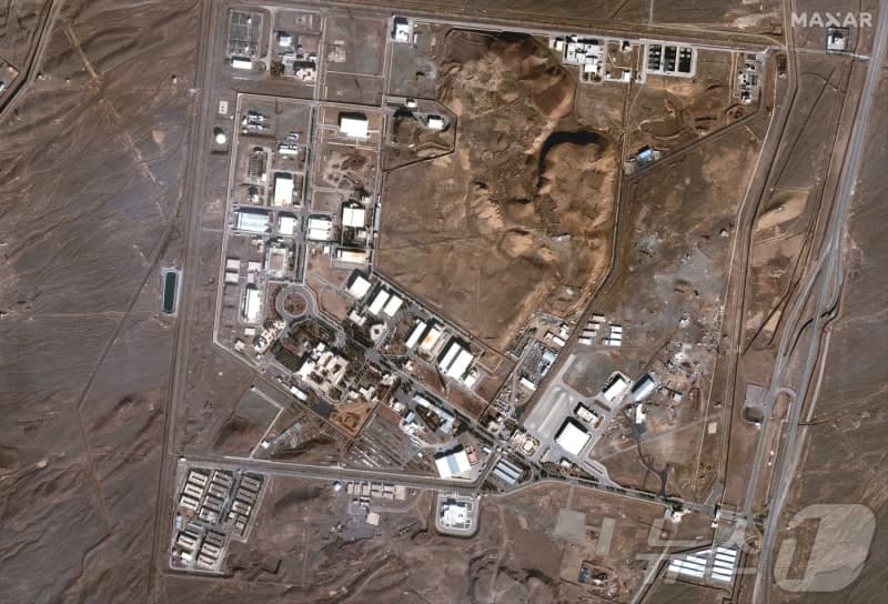 IAEA "이란 나탄즈 핵시설 입구 공격받아 손상 확인…방사능 유출 없어"