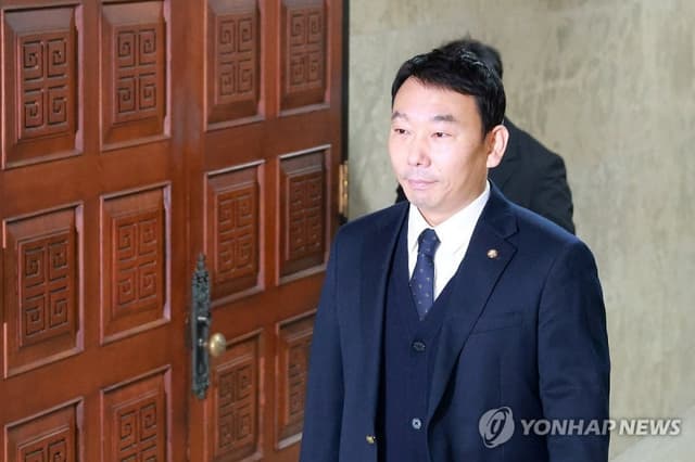 김용민 "정부 검찰개혁안, 檢 우회적 수사권 획득 가능성 제거해야"