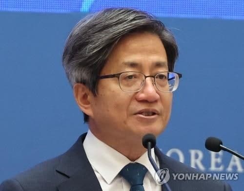 검찰, '임성근 사표 수리 거부 의혹' 김명수 전 대법원장 불기소 처분