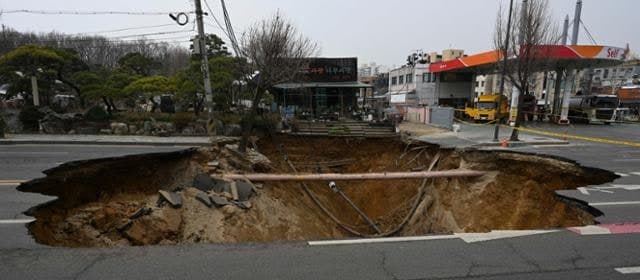 명일동 땅꺼짐 사고 유족, "오세훈·김보현 책임져라" 서울시장 등 고소