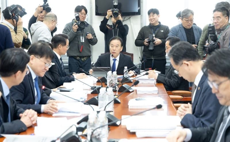 중동·관세 겹악재, 재계 "경제 불확실성 심각"
