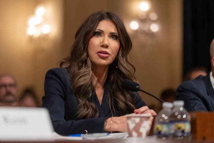 트럼프, 'ICE 논란' 국토안보장관 경질…후임에 'MAGA 전사' 멀린 지명