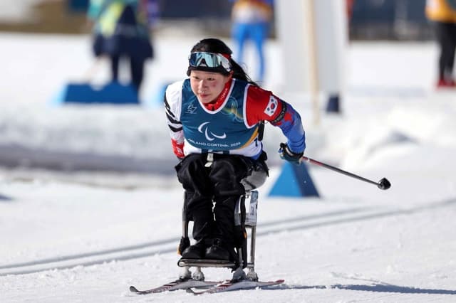 김윤지, 패럴림픽 데뷔전 바이애슬론 스프린트 4위…"주행 괜찮아 자신감 붙었다"