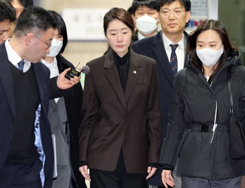 강선우 의원, '1억 공천헌금' 구속 후 첫 조사
