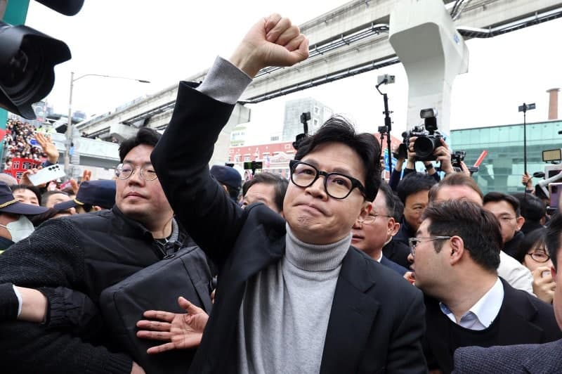 장동혁 리더십 흔들, "징계 정치"로 궁지 몰린 장동혁…혁신파 "윤리위원장 사퇴해야"