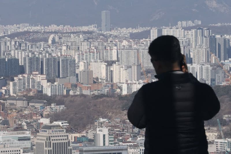 신한금융, '집값 안정'이 소비·결혼·출산 살린다