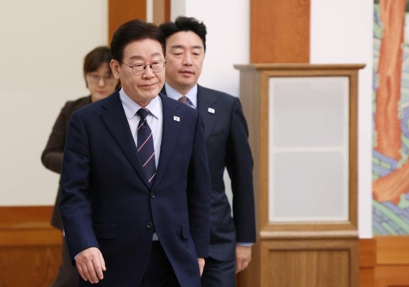 이 대통령 지지도 58.2% 반등, 민주당 격차 확대