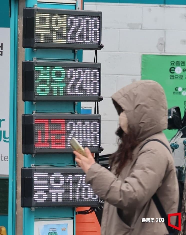 호르무즈 봉쇄, 국제유가 100달러 돌파