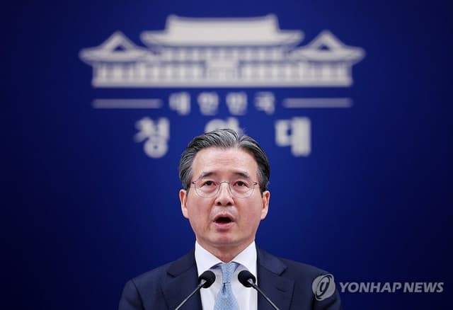 이재명 대통령 "석유 최고가격제 이번 주 시행" 유가 급등 대응