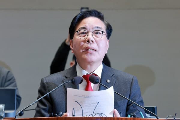 국민의힘, 윤석열 탈당 296일 만에 "尹 복귀 주장 반대" 결의