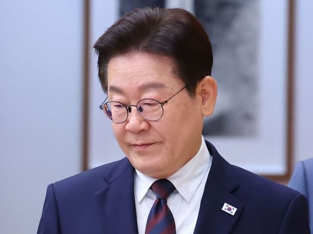 李대통령 "기업 경영 정상적으로…담합 등 불법 예외없이 엄중 제재"