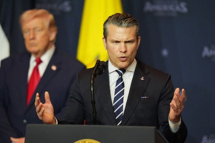 미 국방장관 "쓰러져 있을 때 두들겨야" 발언에 '인성 논란' 불거져