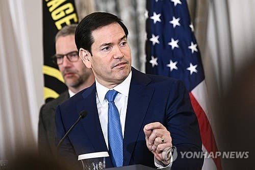 미 국무 "이란, 세계를 인질로…미국, 압도적 힘으로 목표 달성중"